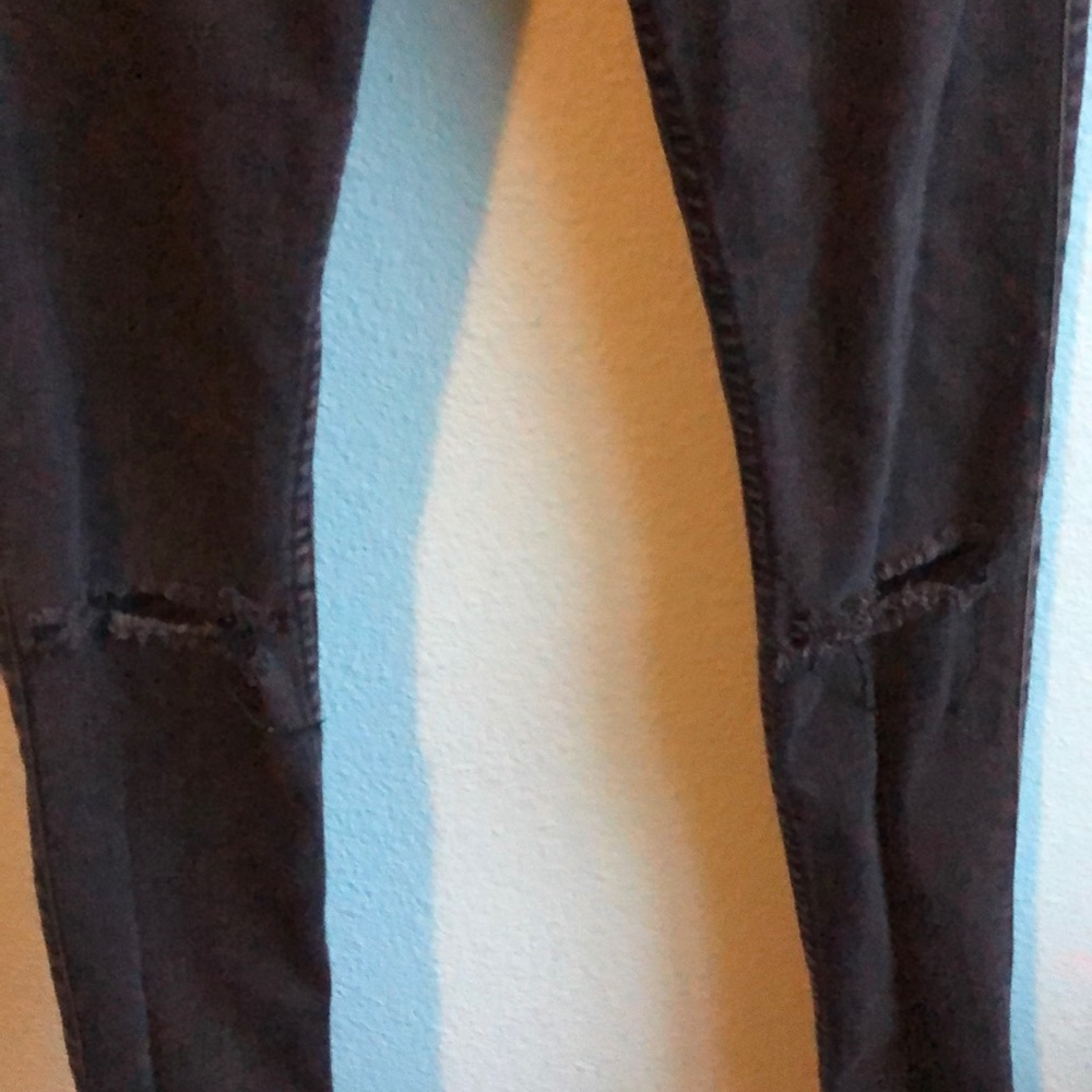 DISTRESSED HOLLISTER JEANS - Picture 2 of 4